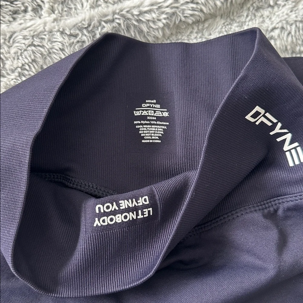 Dfyne dynamic dark blue leggings - Picture 5 of 5